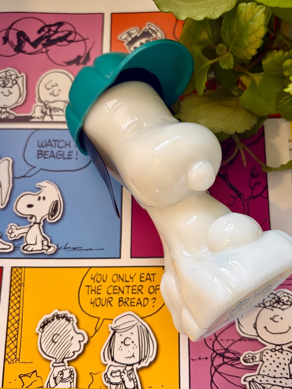 Vintage Avon 1969 Milk Glass Snoopy Bottle - Picture 6 of 10